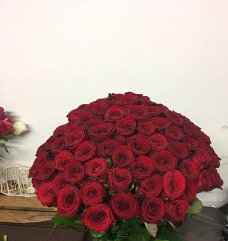 Ramo 50 Rosas Rojas - Floristería La Rosa de Oro