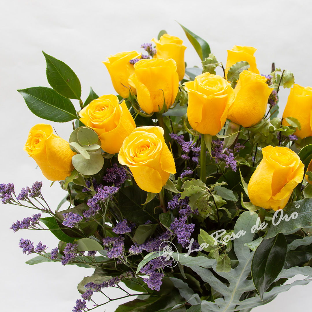 Ramo de 12 rosas amarillas - Floristería La Rosa de Oro