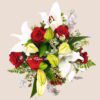 ramo-liliums-blancos-rosas-rojas