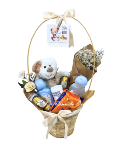 Dulce Bienvenida – Cesta de nacimiento con flores y peluche