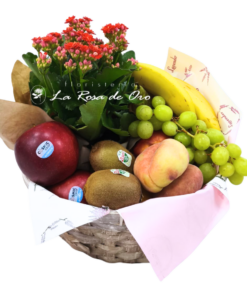 Jardín Frutal: cesta de frutas frescas con planta floristeria